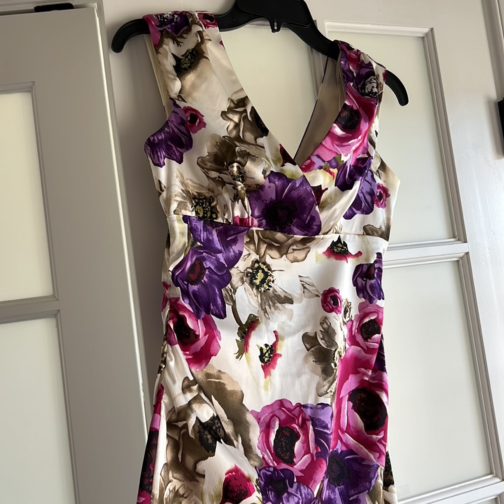 Dress - Picture 2 of 8